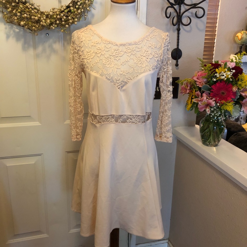 Beautiful NWT ASOS Lace Detail Middrift Midi Dress